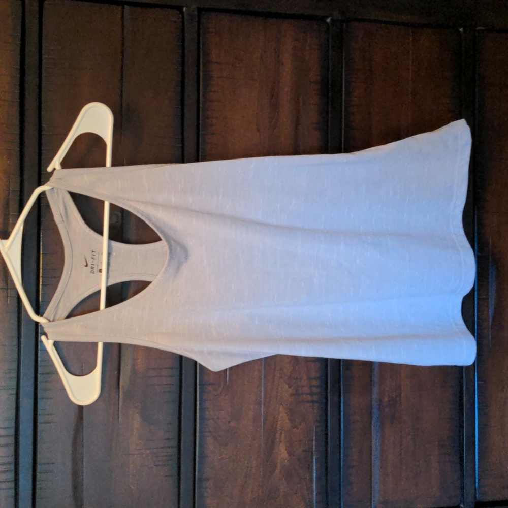 Nike razorback workout top